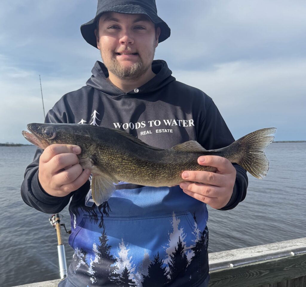Walleye Fihsing Driftwood Lodge Resort
