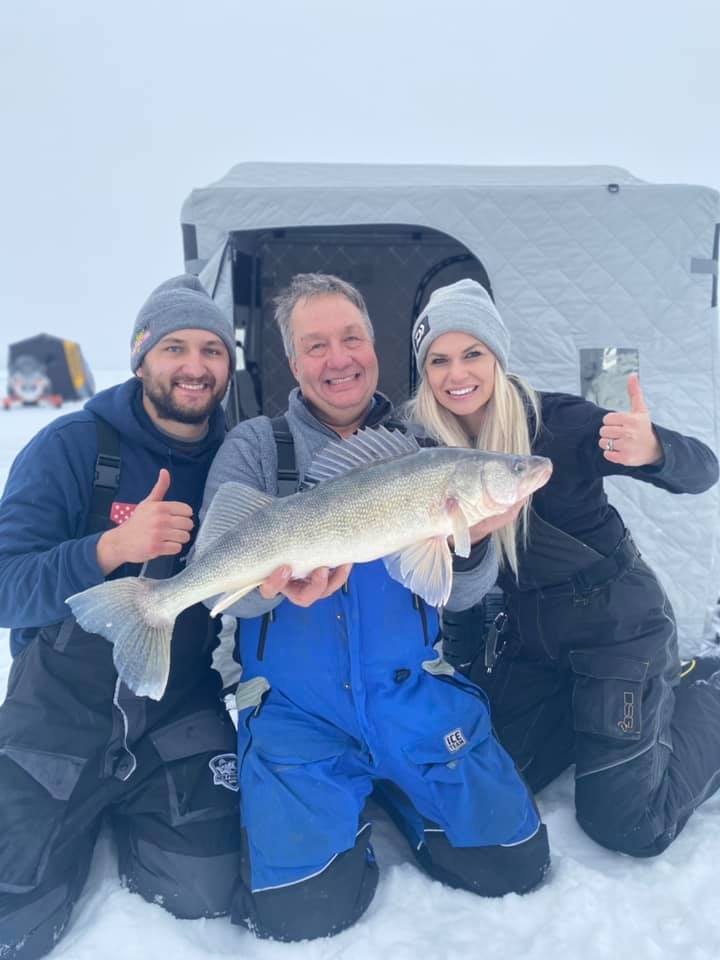 DIY Ice Fishing Adventure at Lake of the Woods 29" walleye